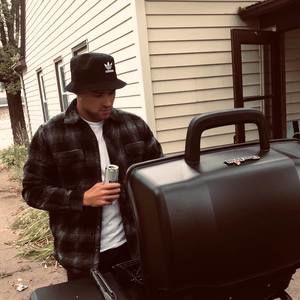 Meet your Posher, Brady